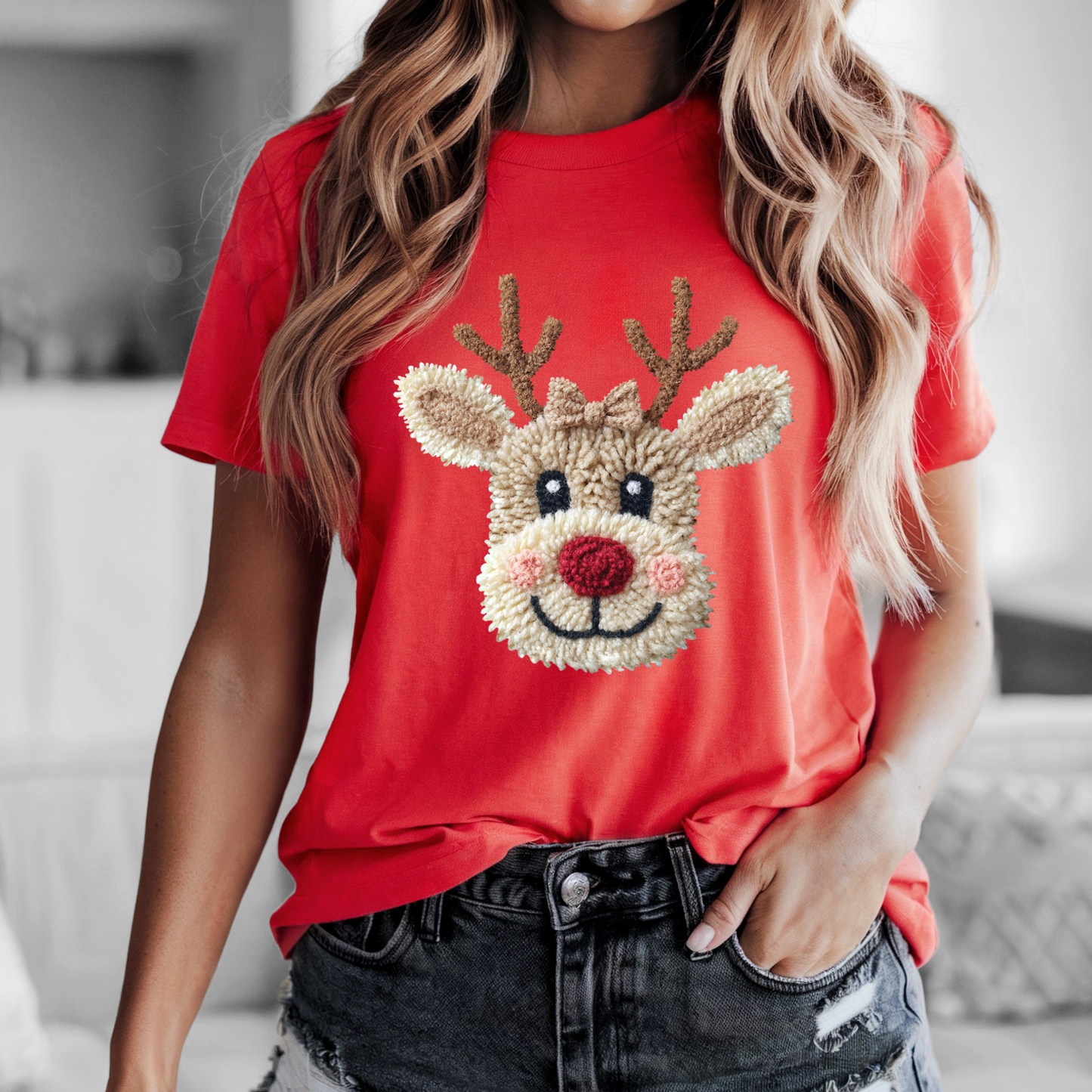 Fluffy Reindeer Christmas Tee – Textured, Cozy & Adorable