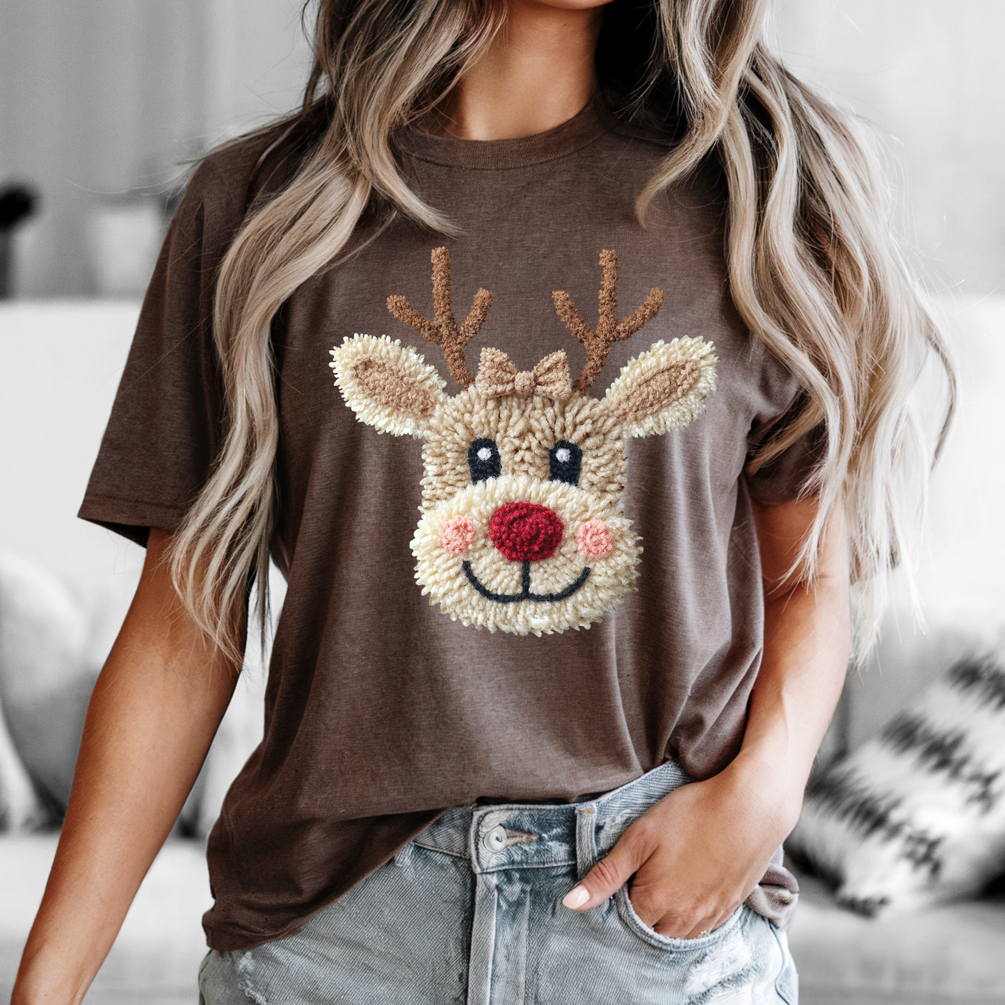 Fluffy Reindeer Christmas Tee – Textured, Cozy & Adorable
