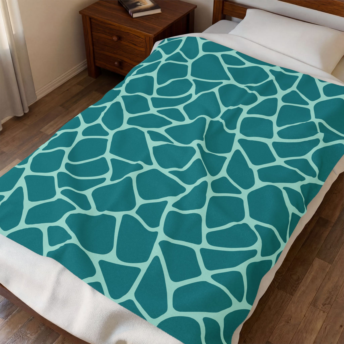 Teal Giraffe Pattern Velveteen Plush Blanket